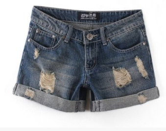 Pantalones cortos rasgados - WARDROBE ESSENTIALS 3.0